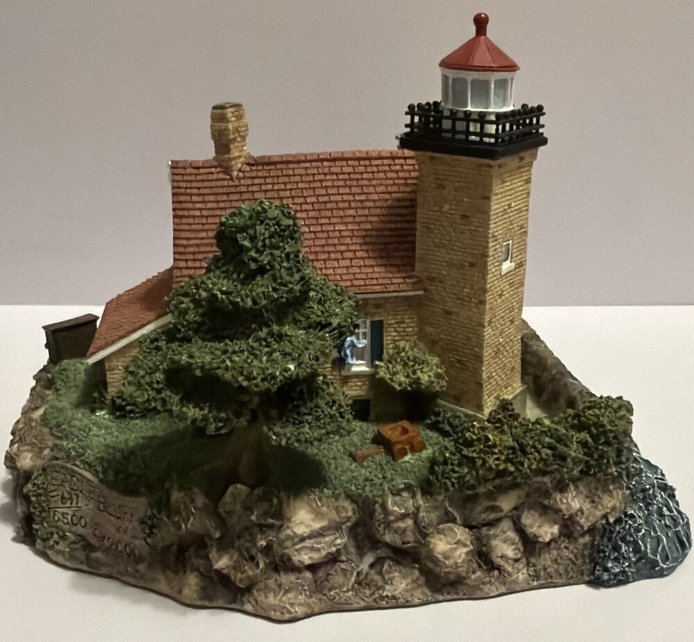 2000 NIB Harbour Lights "Eagle Bluff" # 249 Lighthouse No COA
